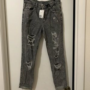 ❤️ 2/30 Host Pick 🎊🎉 H&M ripped jeans